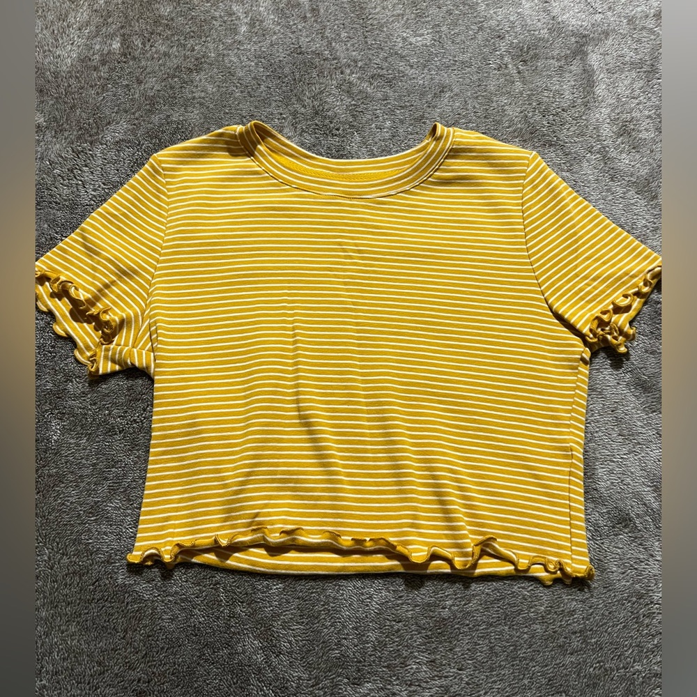 Yellow cropped stripped tee